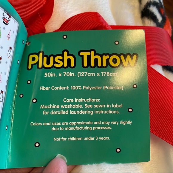 Sanrio Hello Kitty (HK) Christmas Plush Throw Blanket 50” x 70” - Picture 5 of 7